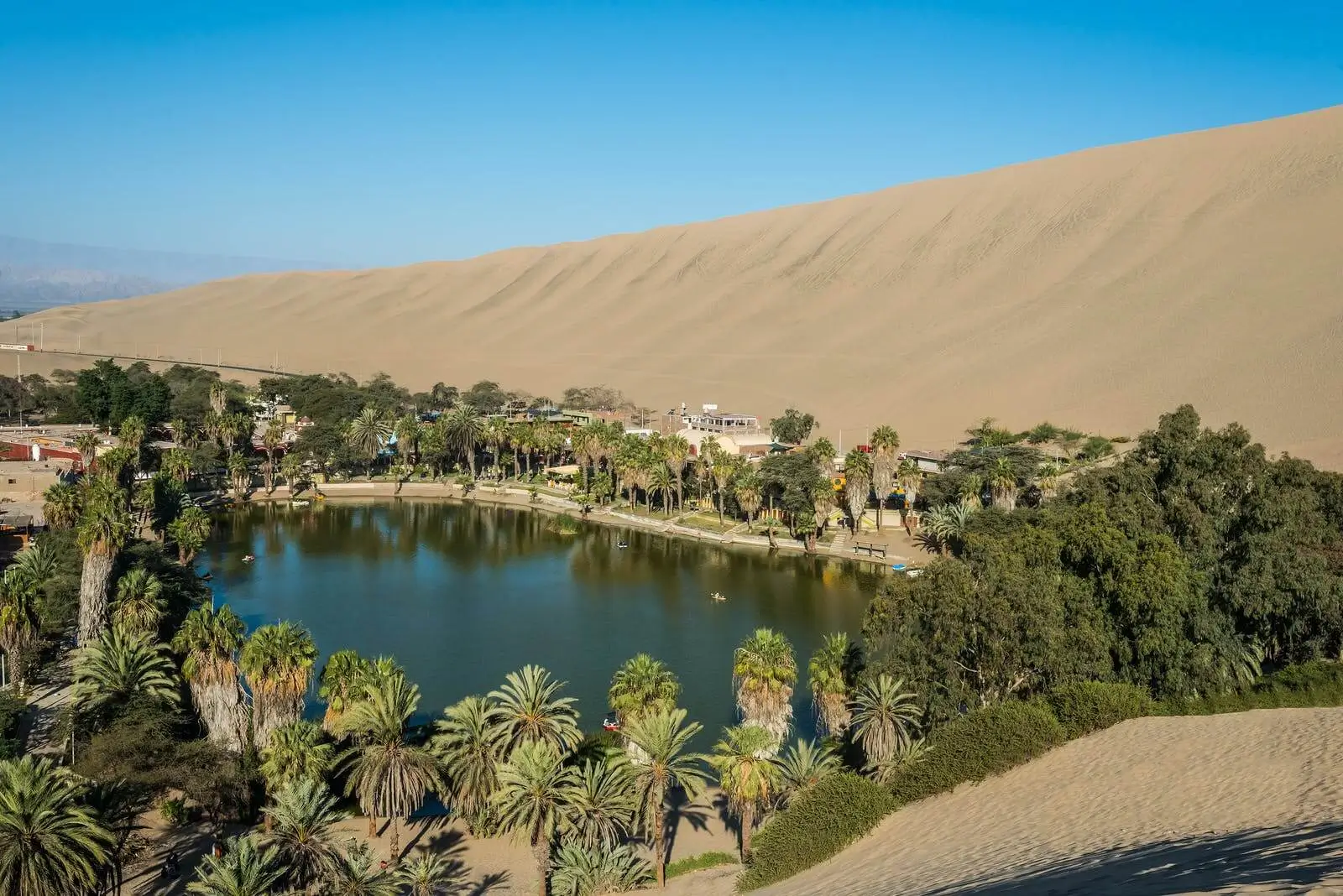 huacachina oasis ica